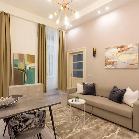 Deluxe Center Izabella By Cavaland Budapeste