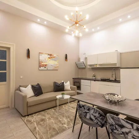Deluxe Center Izabella By Cavaland Apartamento *